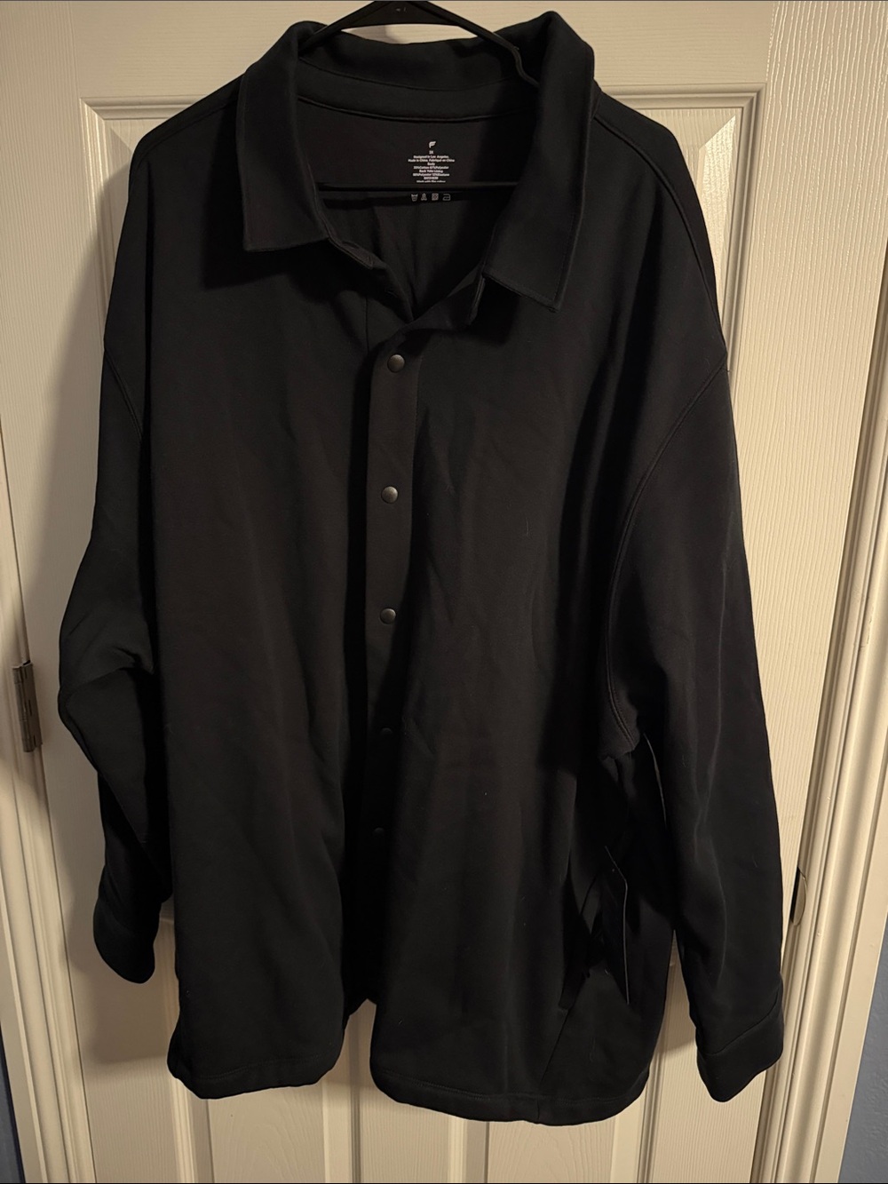 Fabletics Black Snap-Front Jacket - Collared Outer Layer